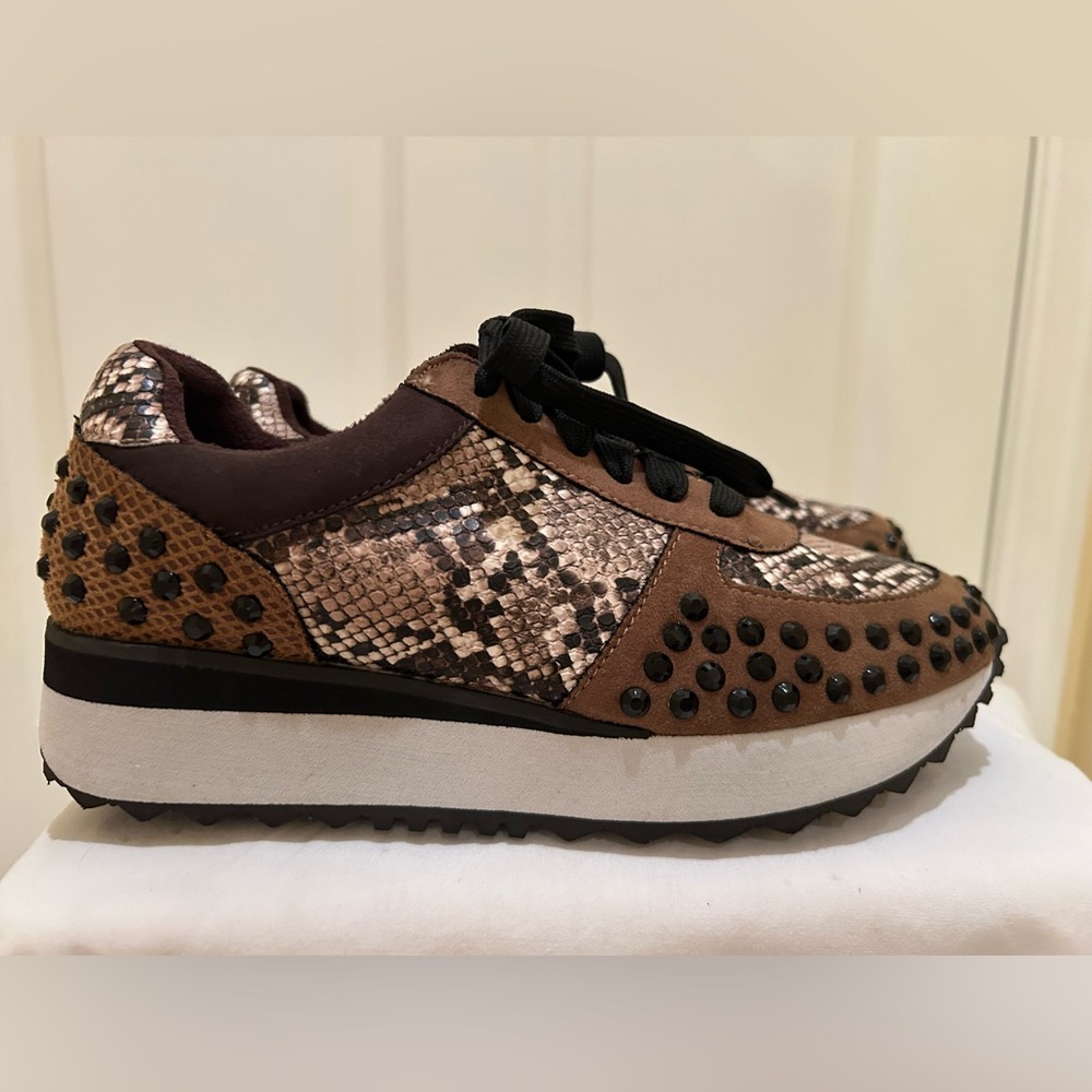 NEW Milan Athleisure Sneaker